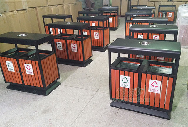 天津更新鋼木垃圾箱、細微之處盡顯文明