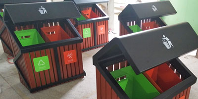 G135鋼木垃圾桶工廠(chǎng)批量生產(chǎn)細(xì)節(jié)圖